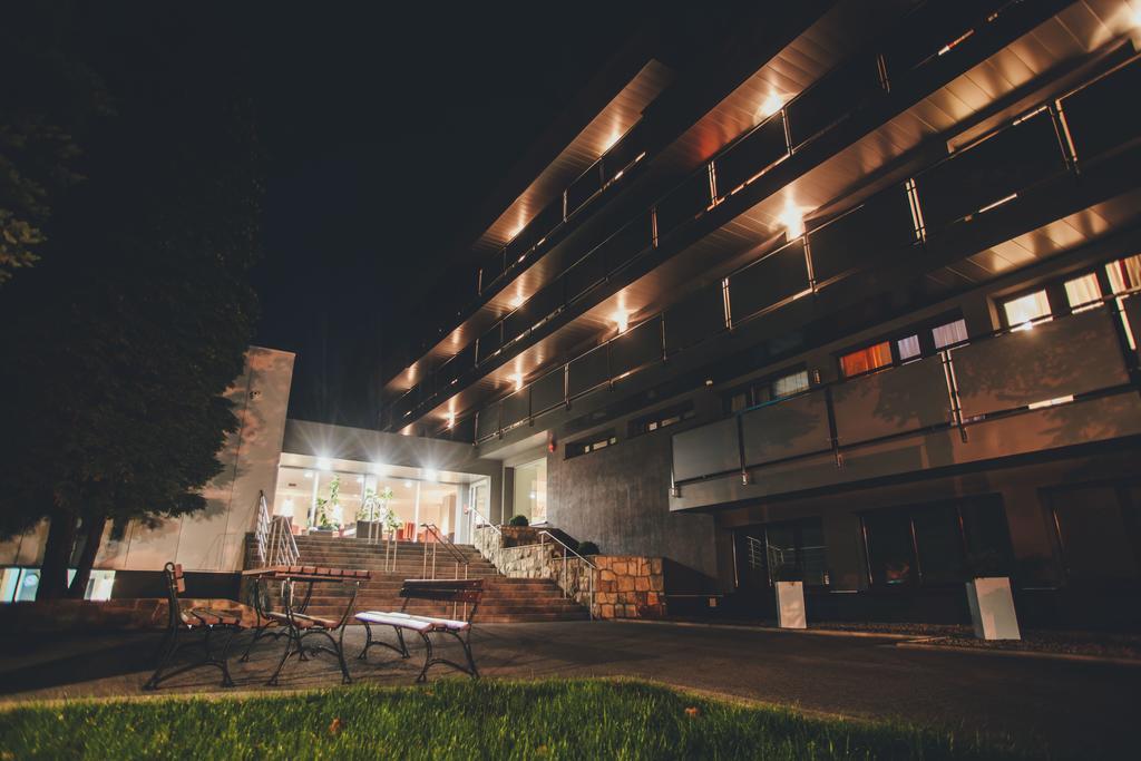 Hotel Trojan ล็องเดก-ซดรุย ภายนอก รูปภาพ